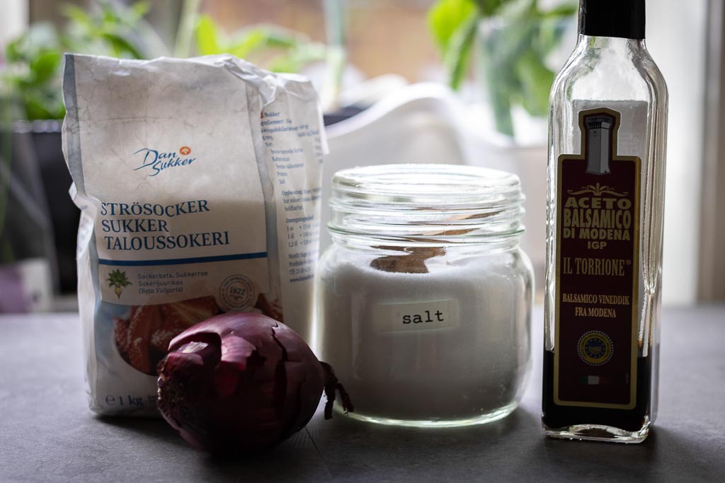 ingredienser på et kjøkkenbord