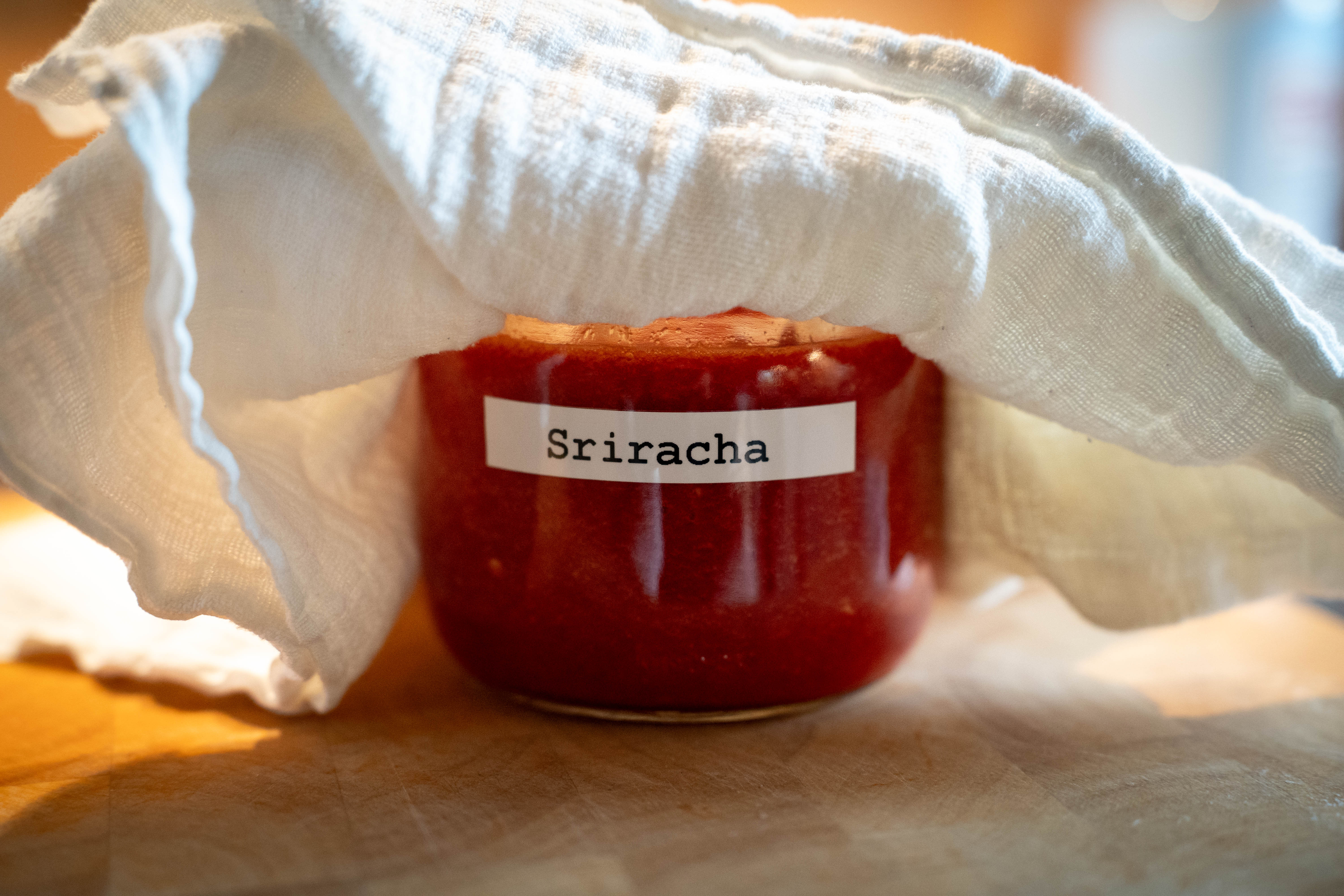 sriracha med silduk